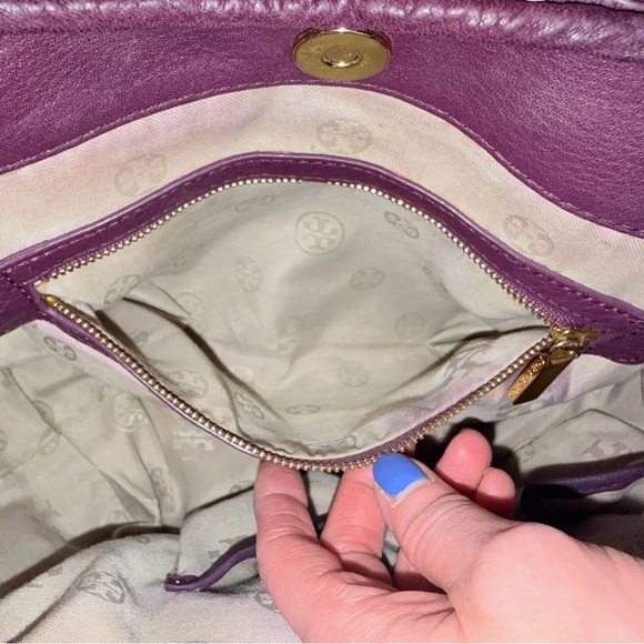 Tory Burch Amanda Aubergine Purple Hobo Handbag - Picture 13 of 14